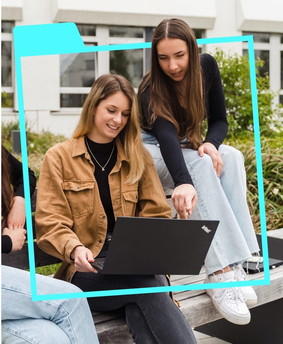 IU Studierende lernen gemeinsam