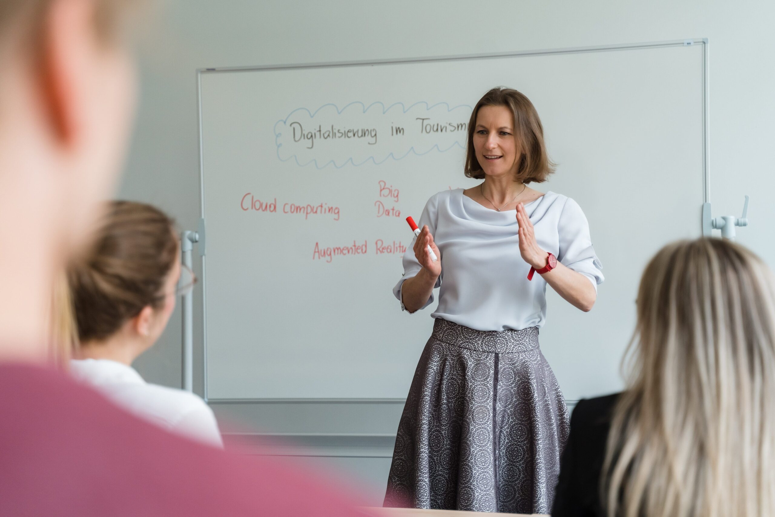 Werden Sie Professor:in an der IU!