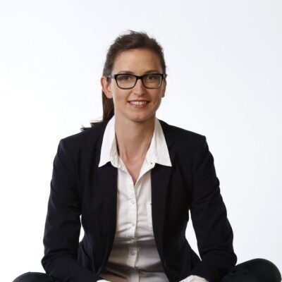 Anja Zitat schwarzer Anzug
