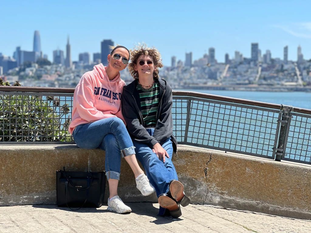 Workation in den USA: Anja mit ihrem Sohn in San Francisco.