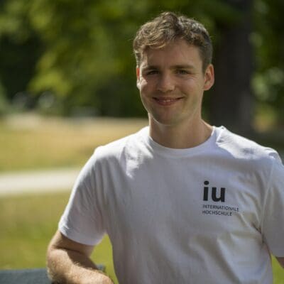 Christoph aus der Studienberatung beim Teamevent im Grünen